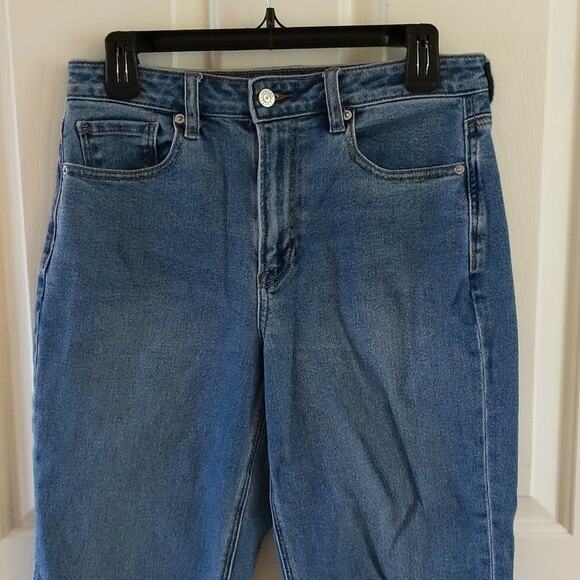 EUC American Eagle Mom Jeans, 8 - Picture 2 of 8